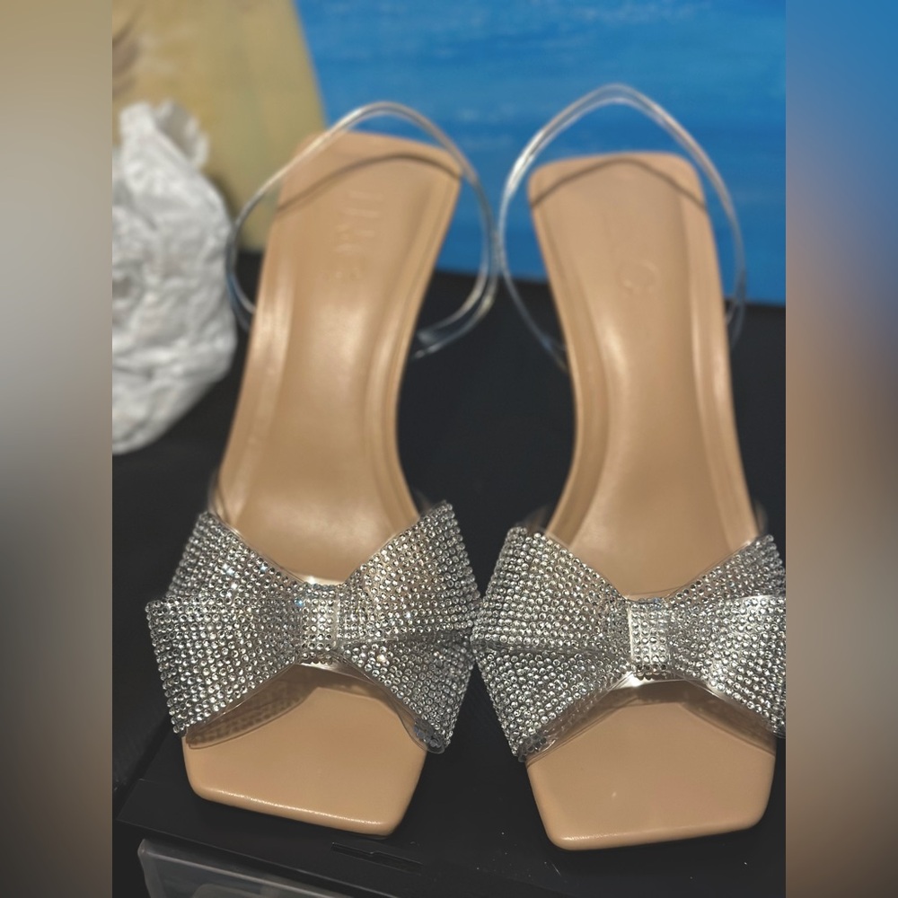INC bow heels worn once great condition